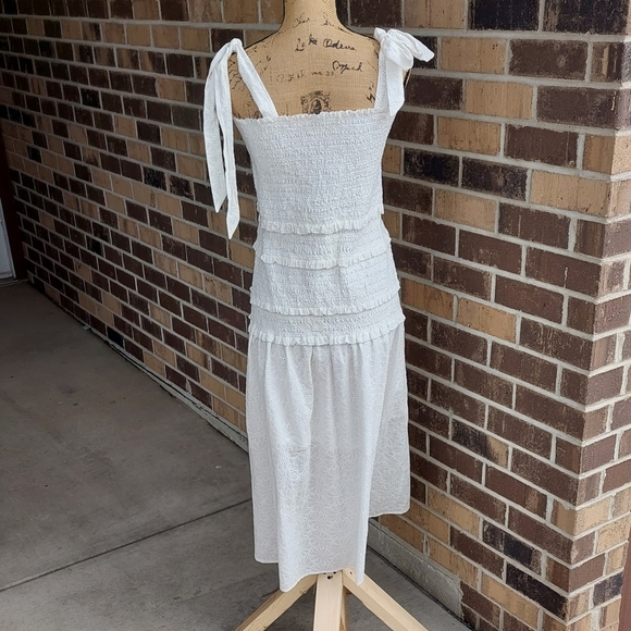 NWOT ASTR "Tessa" Cream Smock Top Midi Dress. - Picture 6 of 8